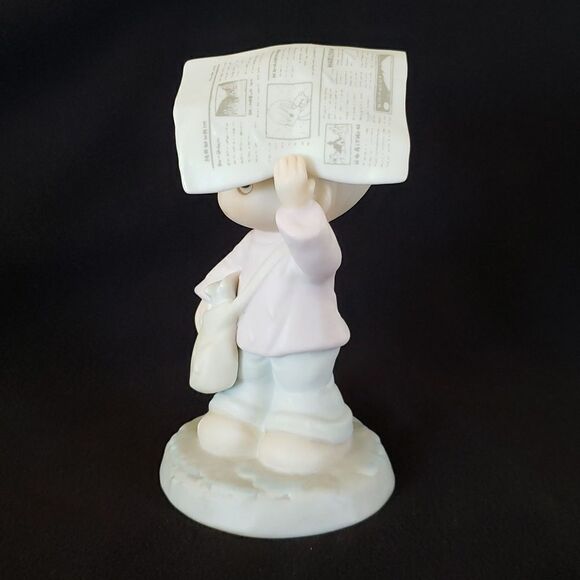 Vtg 1988 Precious Moments “Sending You Showers of Blessings” Porcelain Figurine - Picture 4 of 8